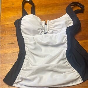 VENUS Black and White One-Piece Tankini